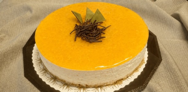 Mango-tuorejuustokakku